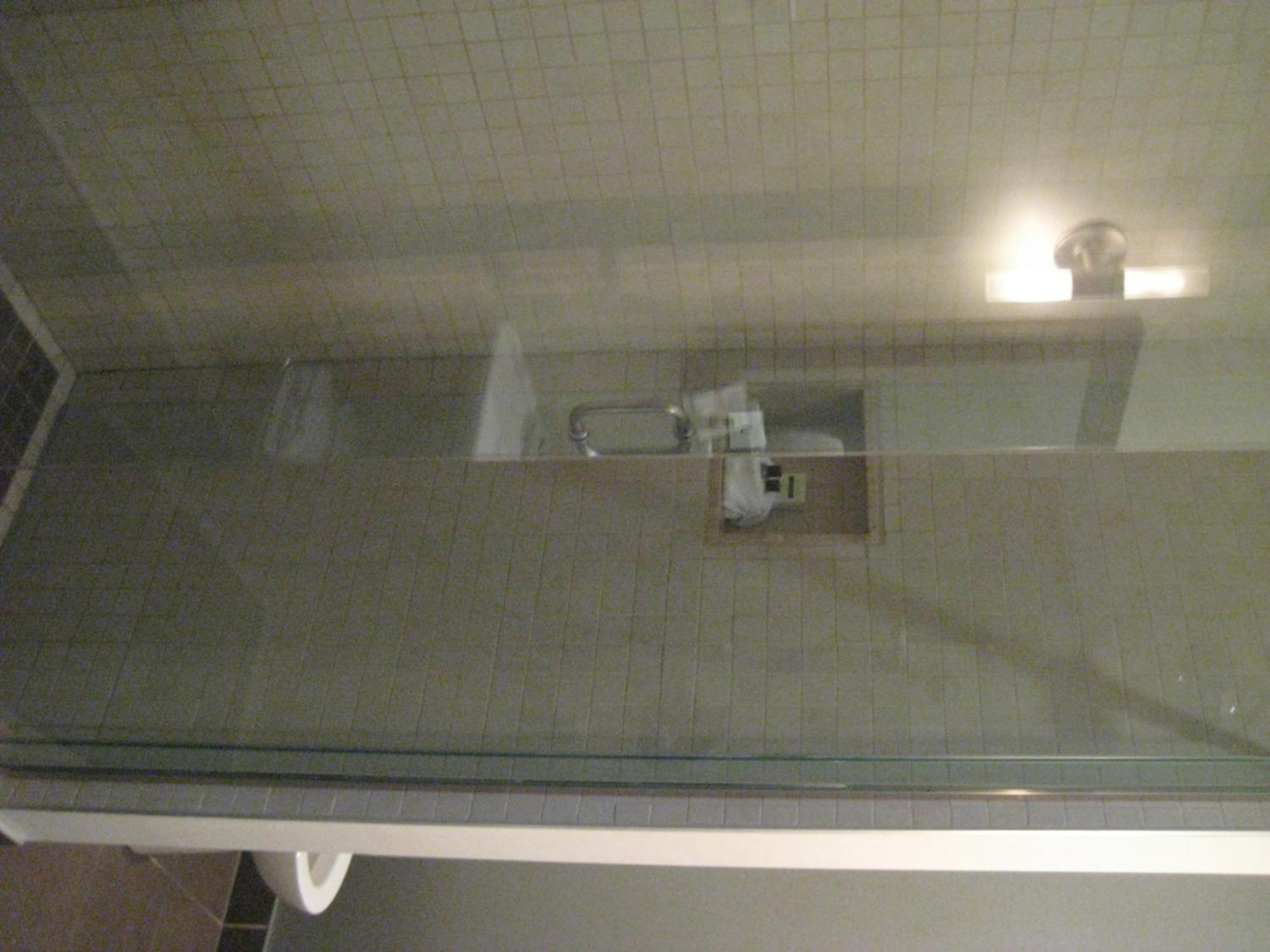 1595 Saint-Denis Hotel มอนทรีอัล ภายนอก รูปภาพ