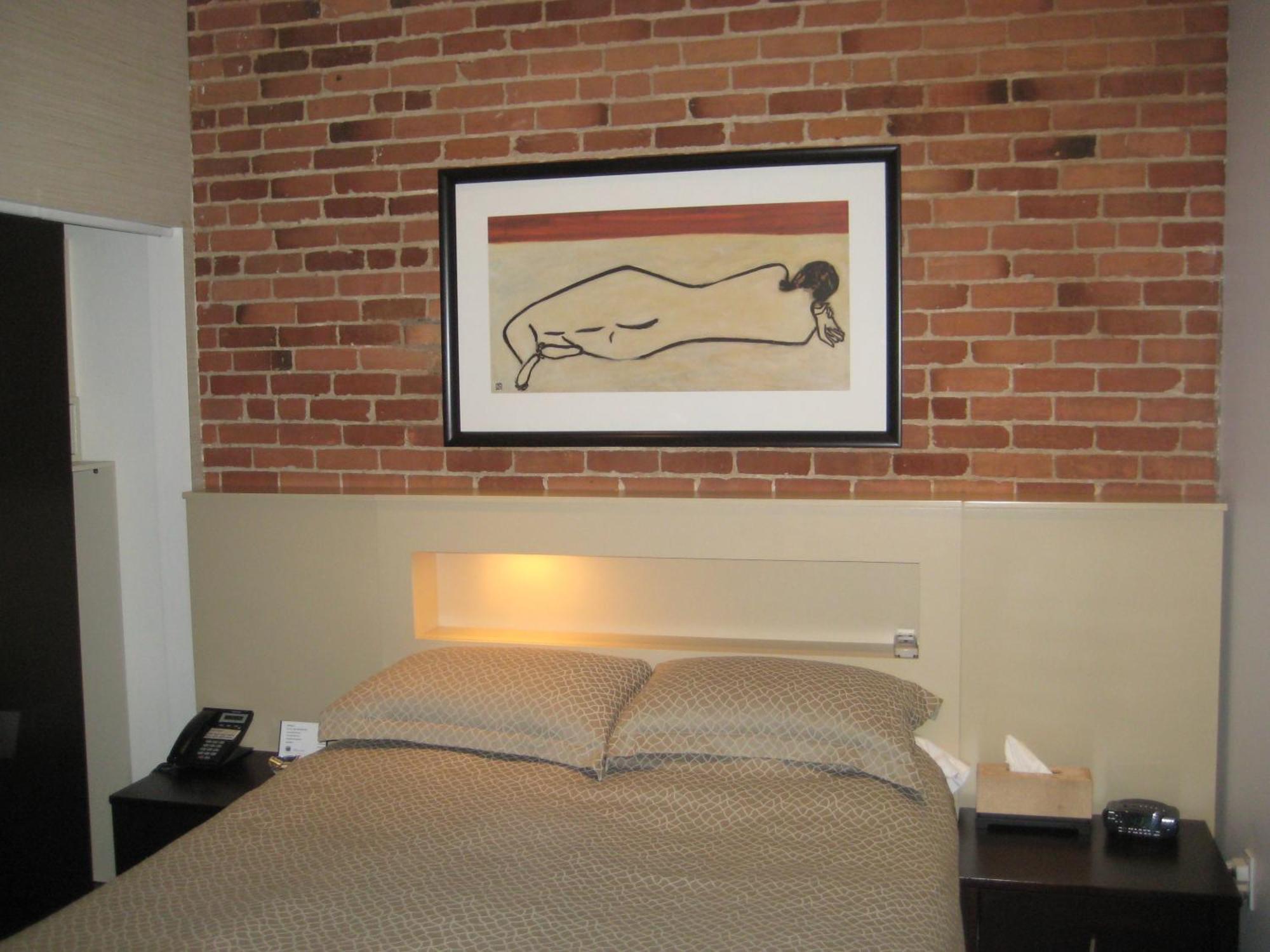 1595 Saint-Denis Hotel มอนทรีอัล ภายนอก รูปภาพ