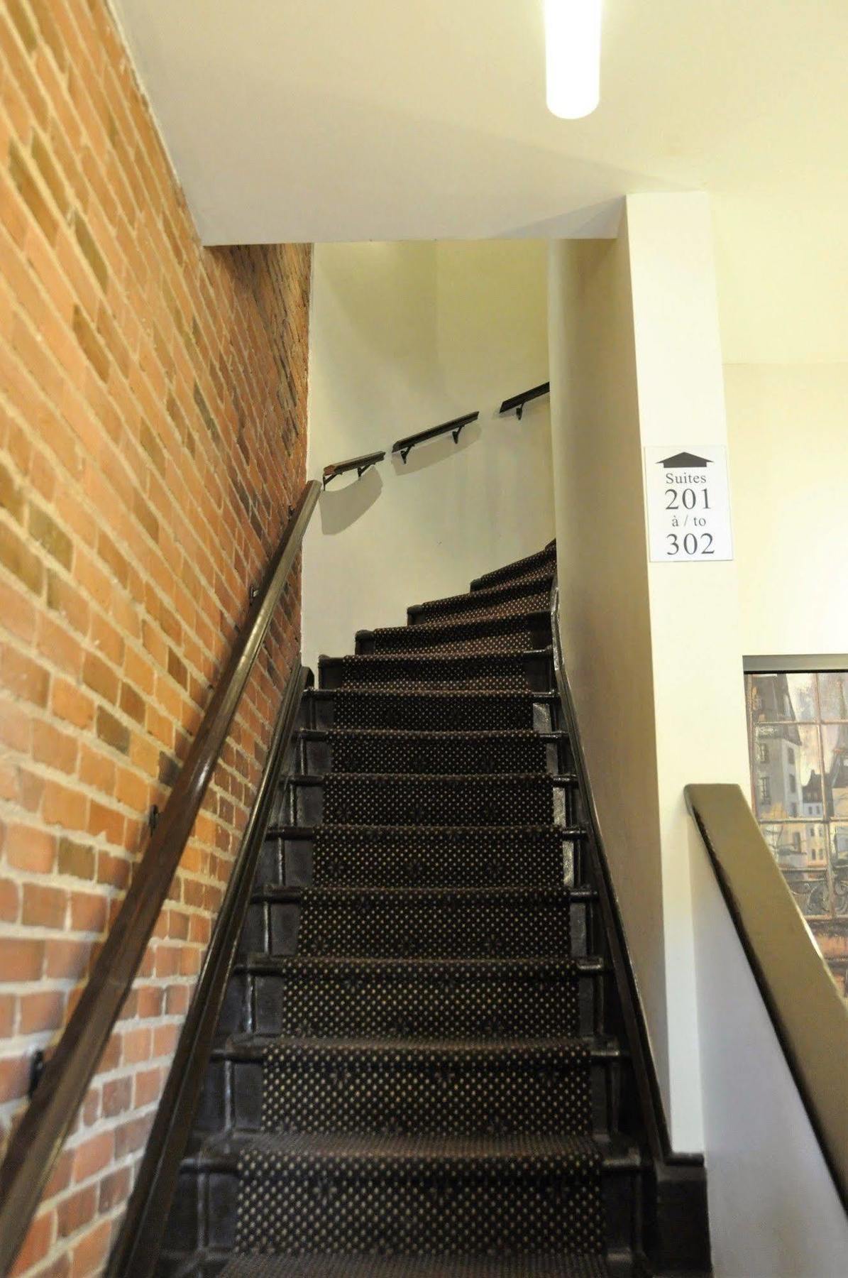 1595 Saint-Denis Hotel มอนทรีอัล ภายนอก รูปภาพ